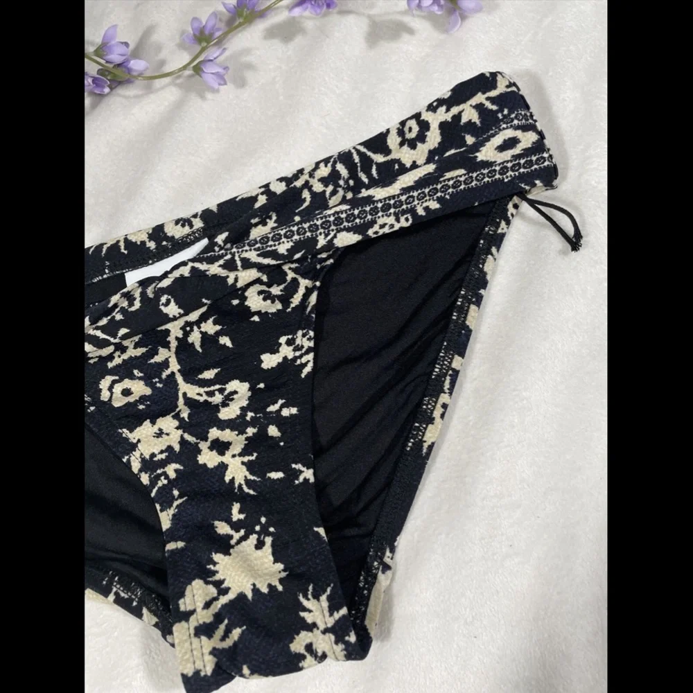 NEW Robin Piccone Flora Twist Ikat‎ Bikini Bottom Blue/Cream [SZ Small ]